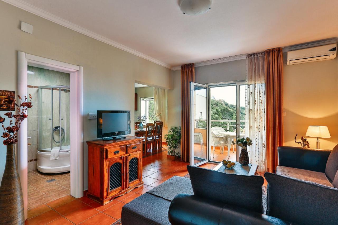 Apartments Misko ウトイェハ エクステリア 写真